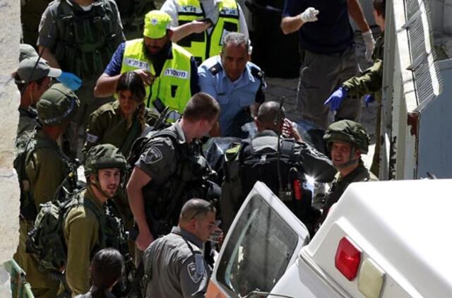 Izraelio policininkas nušovė jį su peiliu puolusią palestinietę