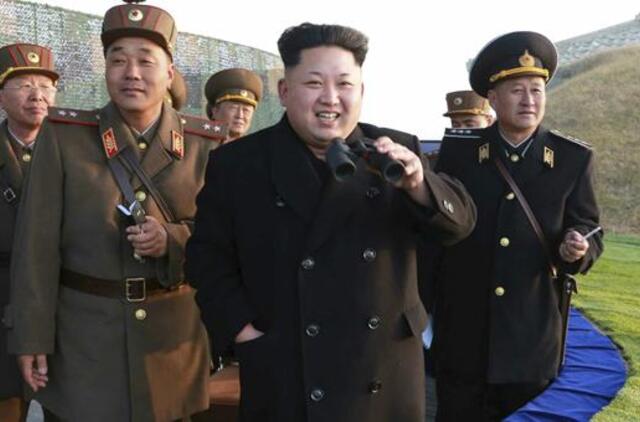 JAV paskelbė finansines sankcijas Šiaurės Korėjos vadovui Kim Čen Unui