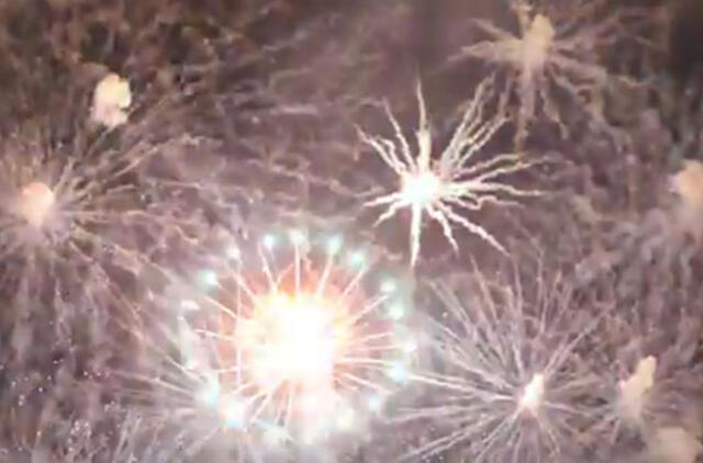 Jūros šventės dangų nušvietė fejerverkai