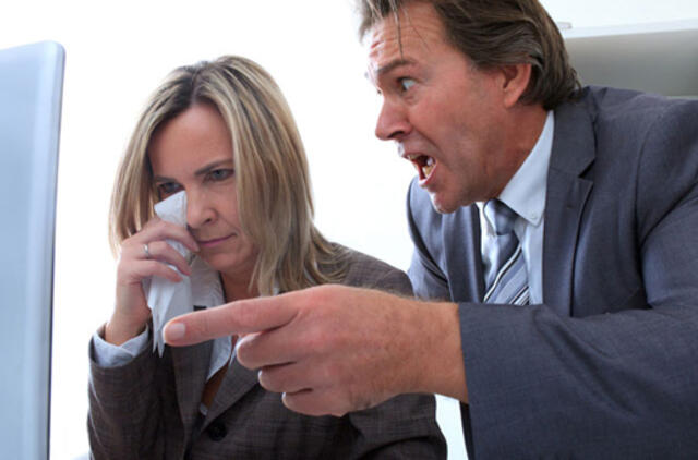 Apie netinkamą vadovų elgesį kalbėti nenorima