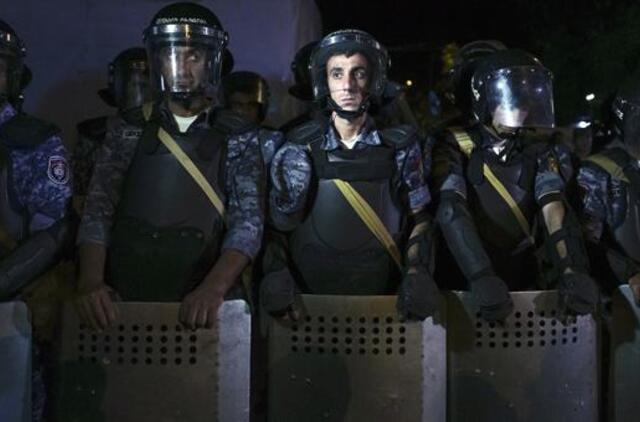 Armėnijoje baigta policijos nuovados apsiaustis - pasidavė 20 ginkluotos grupės narių