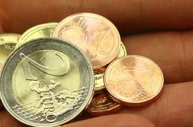 Atpigo daržovės ir drabužiai, pabrango skrydžiai ir vairavimo pamokos