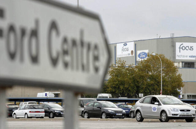 JAV automobilių gamintojų akcijų vertę smukdo prasti pardavimo duomenys