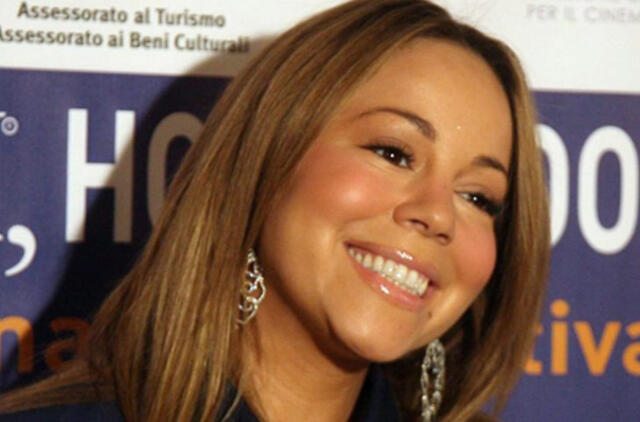 Maraja Keri viskuo dalintis su vyru nenori