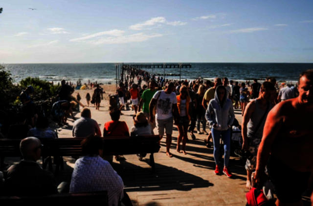 Palangoje - minios žmonių ir naujas kainų rekordas