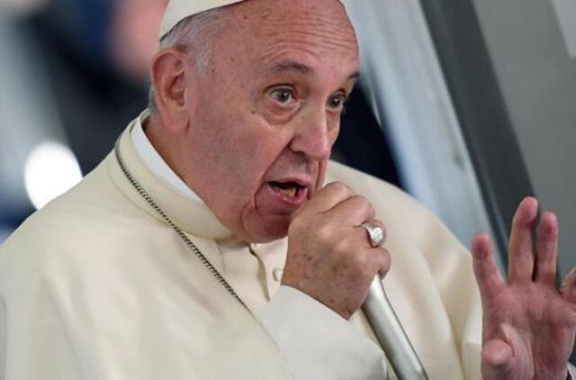Popiežius Pranciškus pasisakė prieš islamo siejimą su terorizmu