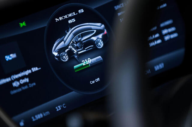 "Tesla" patyrė nuostolių 13-ąjį ketvirtį iš eilės