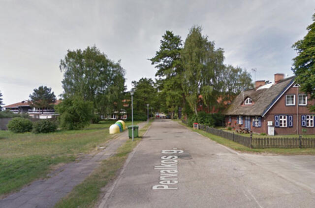 Toliau remontuos Pervalkos gatvę