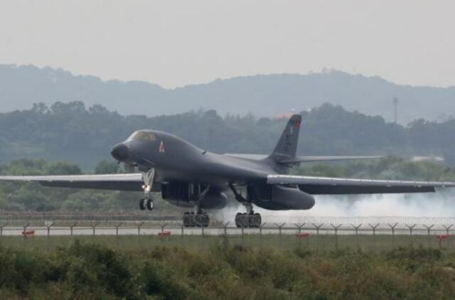 JAV bombonešiai antrą kartą praskrido virš Pietų Korėjos