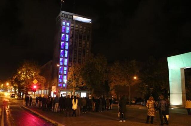 Muzikinio teatro bokšte įsižiebė švyturys