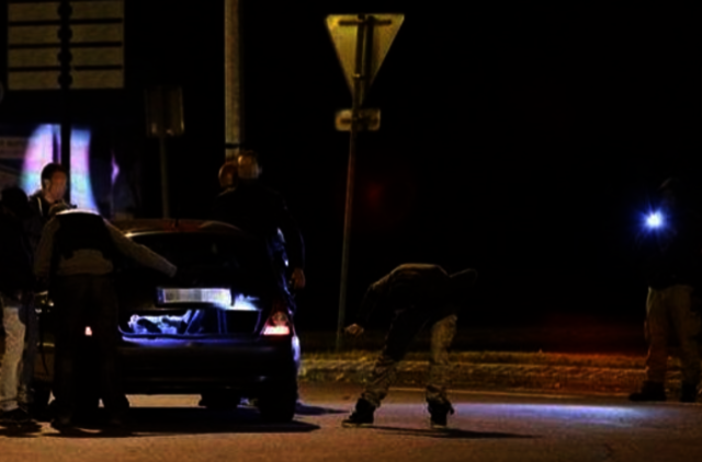 Sulaikytos trys su įtartinu Paryžiuje rastu automobiliu susijusios moterys, įtariamos planavusios išpuolį