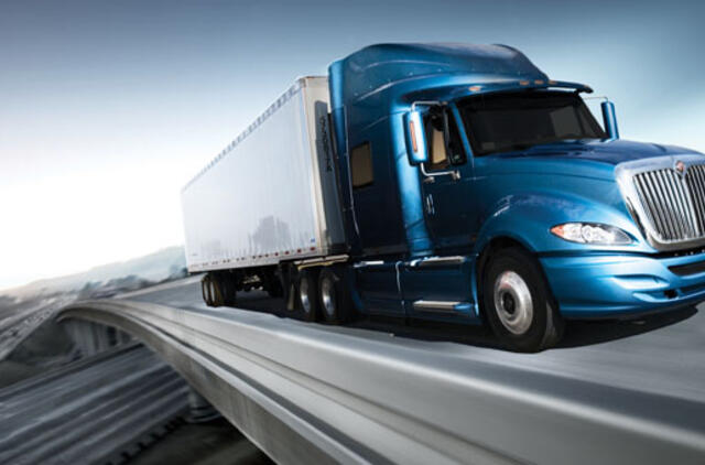 "Volkswagen" perka 16,6 proc. "Navistar" akcijų