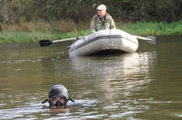 Akcijos "laimikiai": rankinė, automobilio numeriai ir televizoriaus rėmas