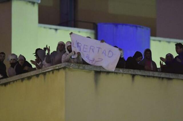 Migrantai, sukėlę riaušes užsieniečių sulaikymo centre Madride, baigė savo "maištą"