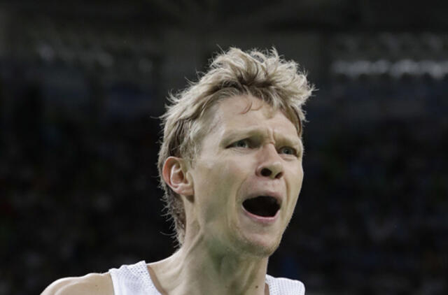 Mindaugas Kuzminskas NBA ikisezonines rungtynes stebėjo nuo suolo