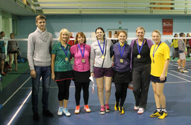 Naujai įrengtoje salėje "Žvejų rūmuose" - badmintono turnyras