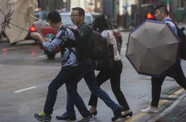 Taifūnas "Haima" pliekia Kiniją