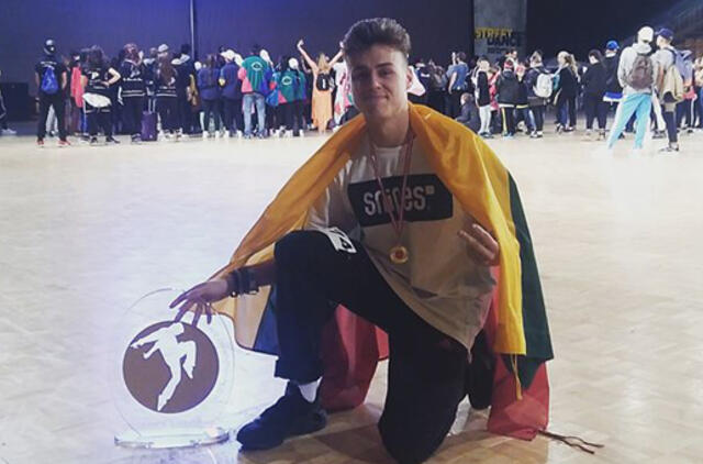 Tapti čempionu nesutrukdė net kojos trauma