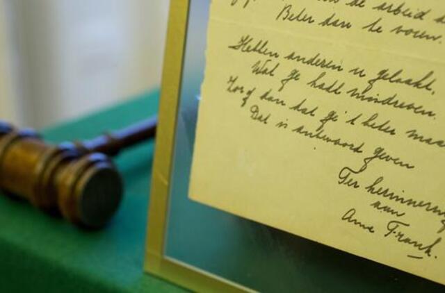 Anos Frank poema aukcione parduota už 148 tūkst. dolerių