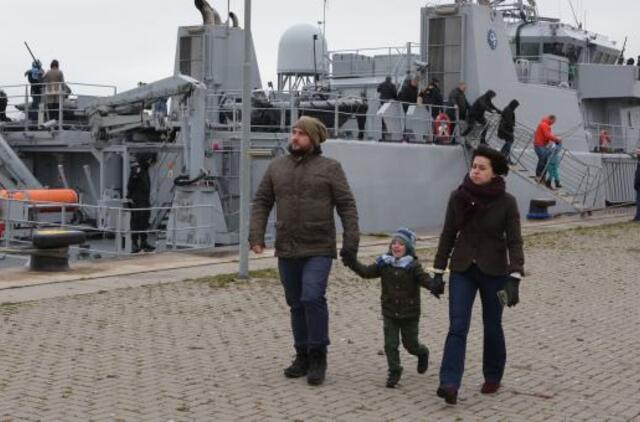 Galimybe aplankyti NATO laivus ypač džaugėsi vaikai