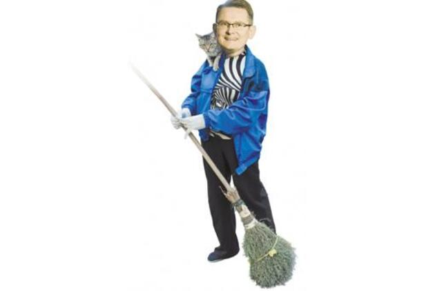 Kontrolierius Arūnas Dulkys šluoja tik savo kontorą