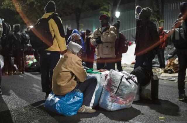 Paryžiuje prasidėjo migrantų evakavimo operacija