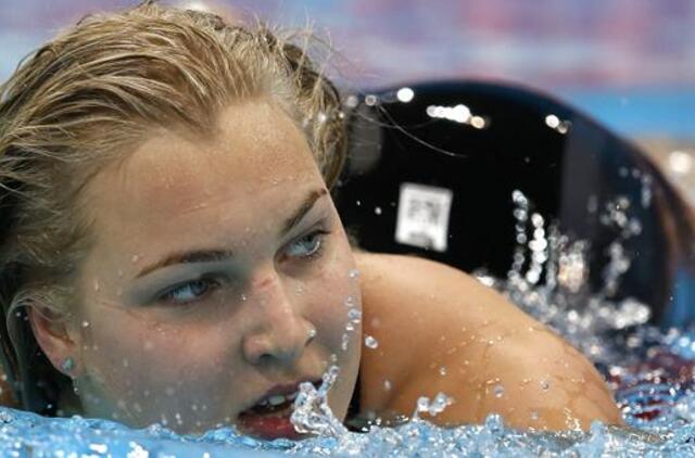 Plaukikė Rūta Meilutytė kol kas treniruojasi Kaune