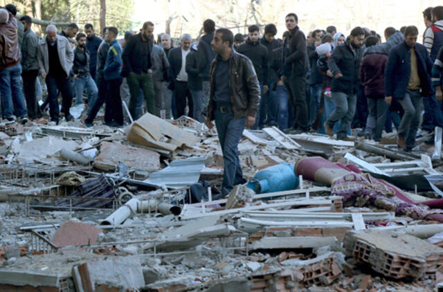 Turkijos pietryčiuose per teroro aktą žuvo aštuoni žmonės