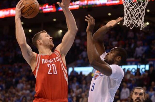 Donatas Motiejūnas pasirašė ketverių metų sutartį su "Rockets" klubu