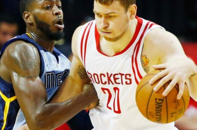 "Houston Rockets" atsisakė teisių į Donatą Motiejūną