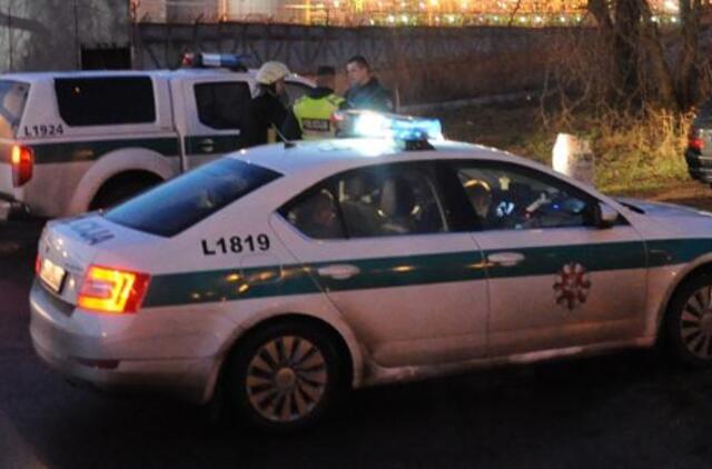 Į pražūtį skriejančio BMW sulaikyti nespėta