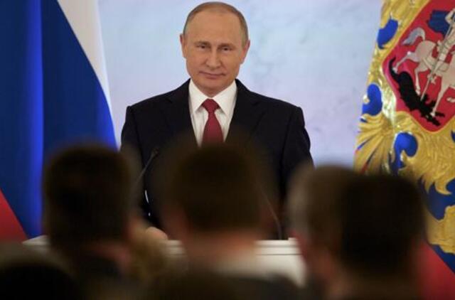 Vladimiras Putinas paragino nespekuliuoti tragiškais Rusijos istorijos įvykiais