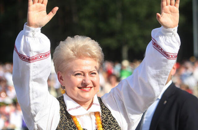 „Žmonės turi subręsti tautiniam kostiumui"