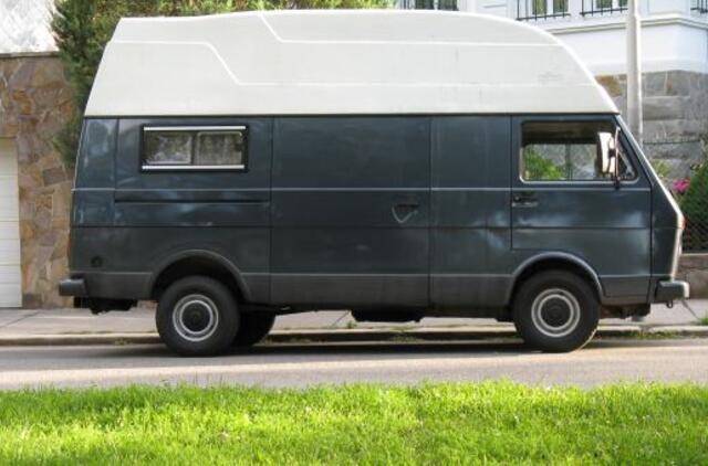 Dingęs automobilis netrukus atsirado