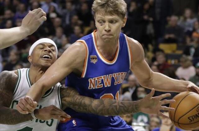 Mindaugo Kuzminsko indėlis į "Knicks" pergalę - 17 taškų, Jonas Valančiūnas atliko dvigubą dublį