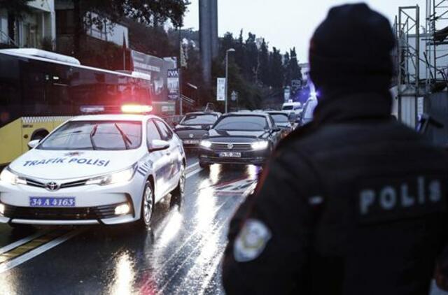 Per išpuolį Stambulo naktiniame klube žuvo mažiausiai 39 žmonės