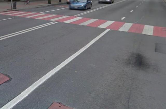 Po susidūrimo su Seimo nario automobiliu – bauda pėsčiajam