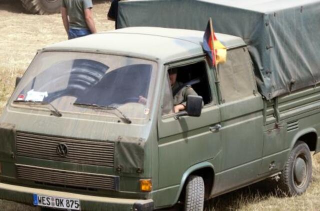 Į autoįvykį pateko vokiečių karių automobilis