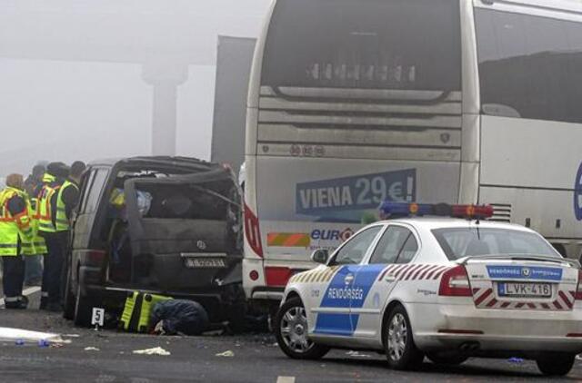 Per avariją netoli Rumunijos ir Vengrijos sienos penki žmonės žuvo, dar 12 buvo sužeisti