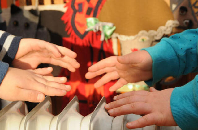 Taupydami šilumą sušaldė darželinukus