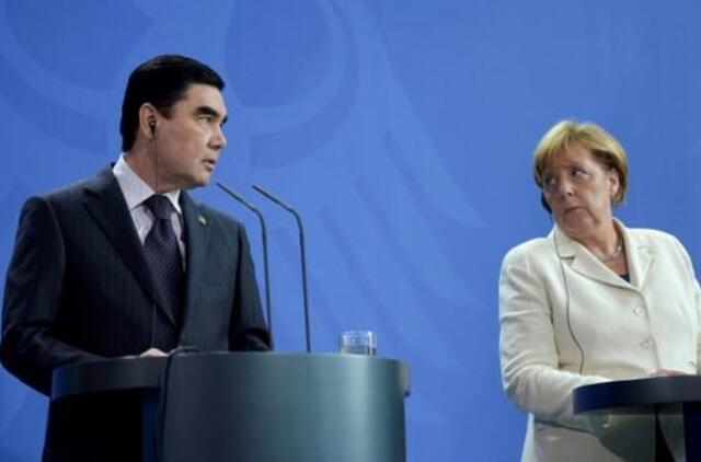 Turkmėnijos prezidentas beveik 98 proc. balsų perrinktas dar vienai kadencijai