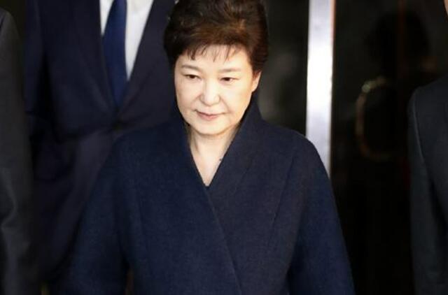 Buvusios Pietų Korėjos prezidentės apklausa prokuratūroje truko daugiau kaip 20 valandų