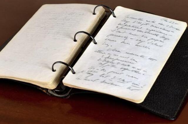 Džono Kenedžio dienoraštis, kuriame teigiamai vertinamas Adolfas Hitleris, išstatytas aukcione