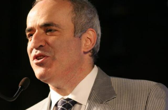 Garis Kasparovas: kitas V.Putino taikinys gali būti Baltarusija