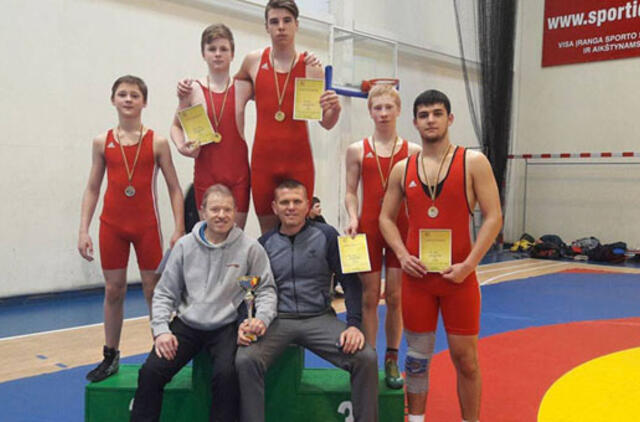 Iš Pagėgių - su laurais