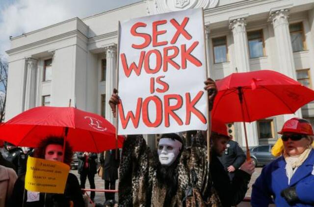 Kijeve surengtos akcijos dalyviai reikalavo legalizuoti prostituciją