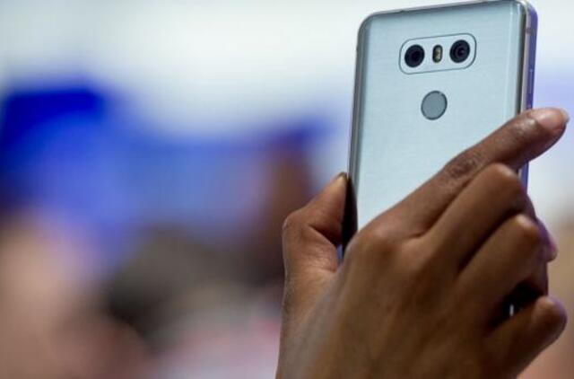 Mobilusis etiketas: kuriai kartai jis įkandamas sunkiau