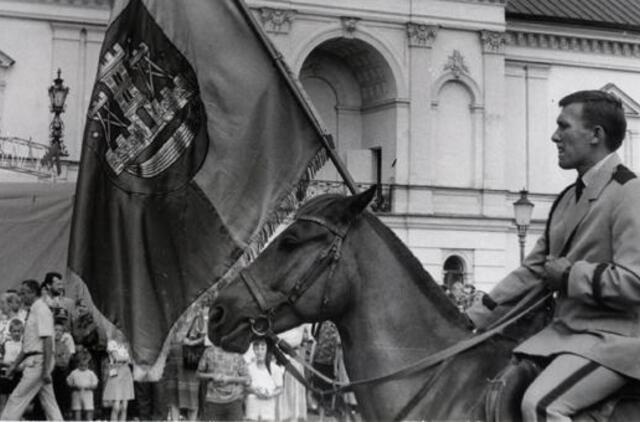 Muziejuje – paroda "Paskutinei kartai pasirinkusiai audrą"