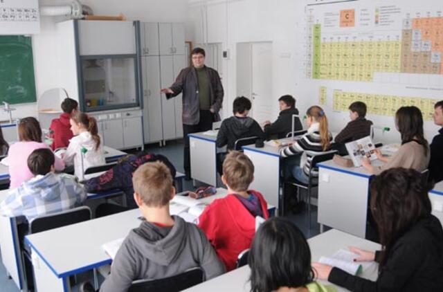 Pinigų valstybėje yra. Tik ne pedagogams