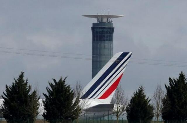 Streiką pradėjo „Air France“ skrydžių palydovai